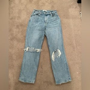abercrombie the 90’s straight ultra high rise medium wash jean, size 27/4s